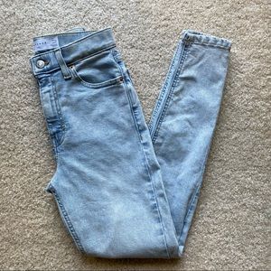 Topshop | High-Rise Light Wash Jamie Jeans